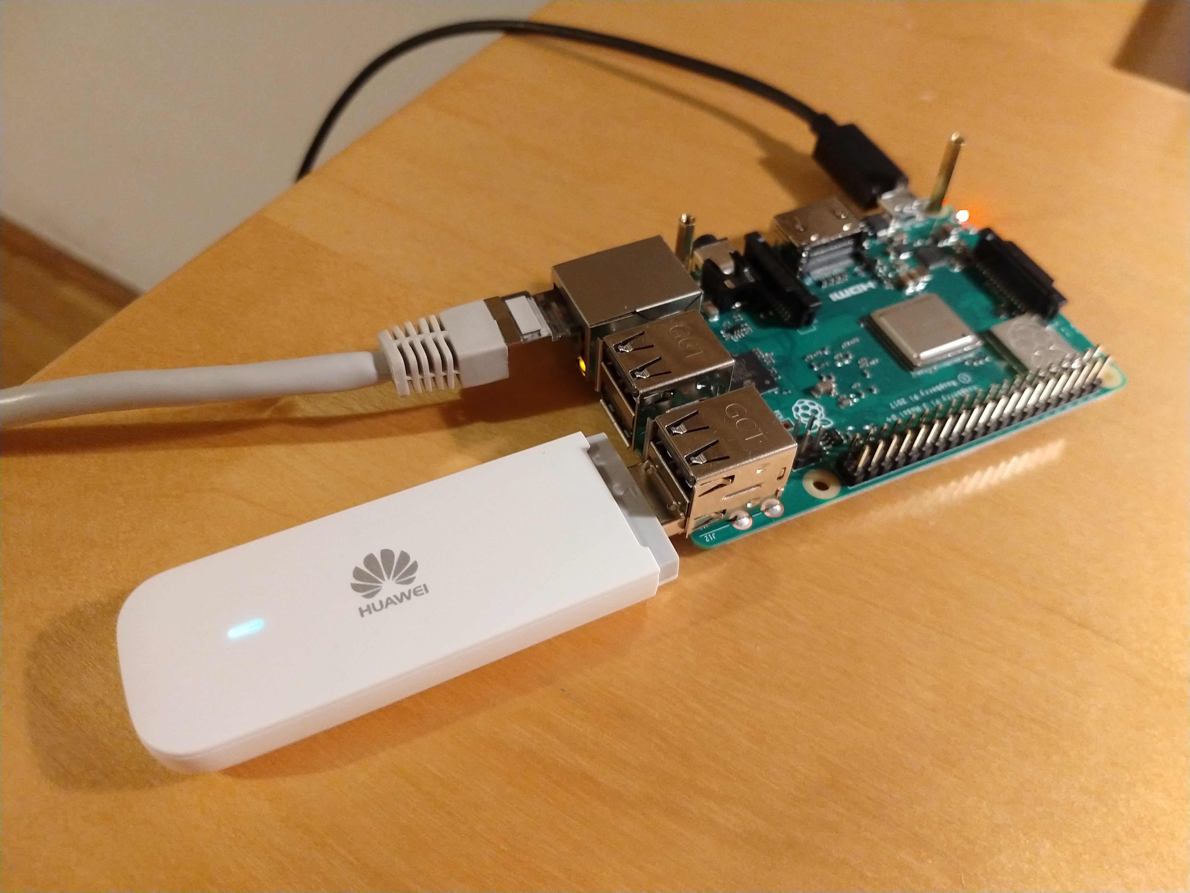 lava forsvar Rædsel LTE uplink for Raspberry Pi: Huawei E3372 vs Waveshare SIM7600E-H -